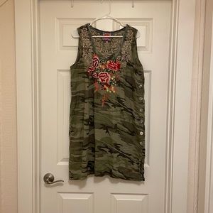 Linen Johnny was embroidered dress.